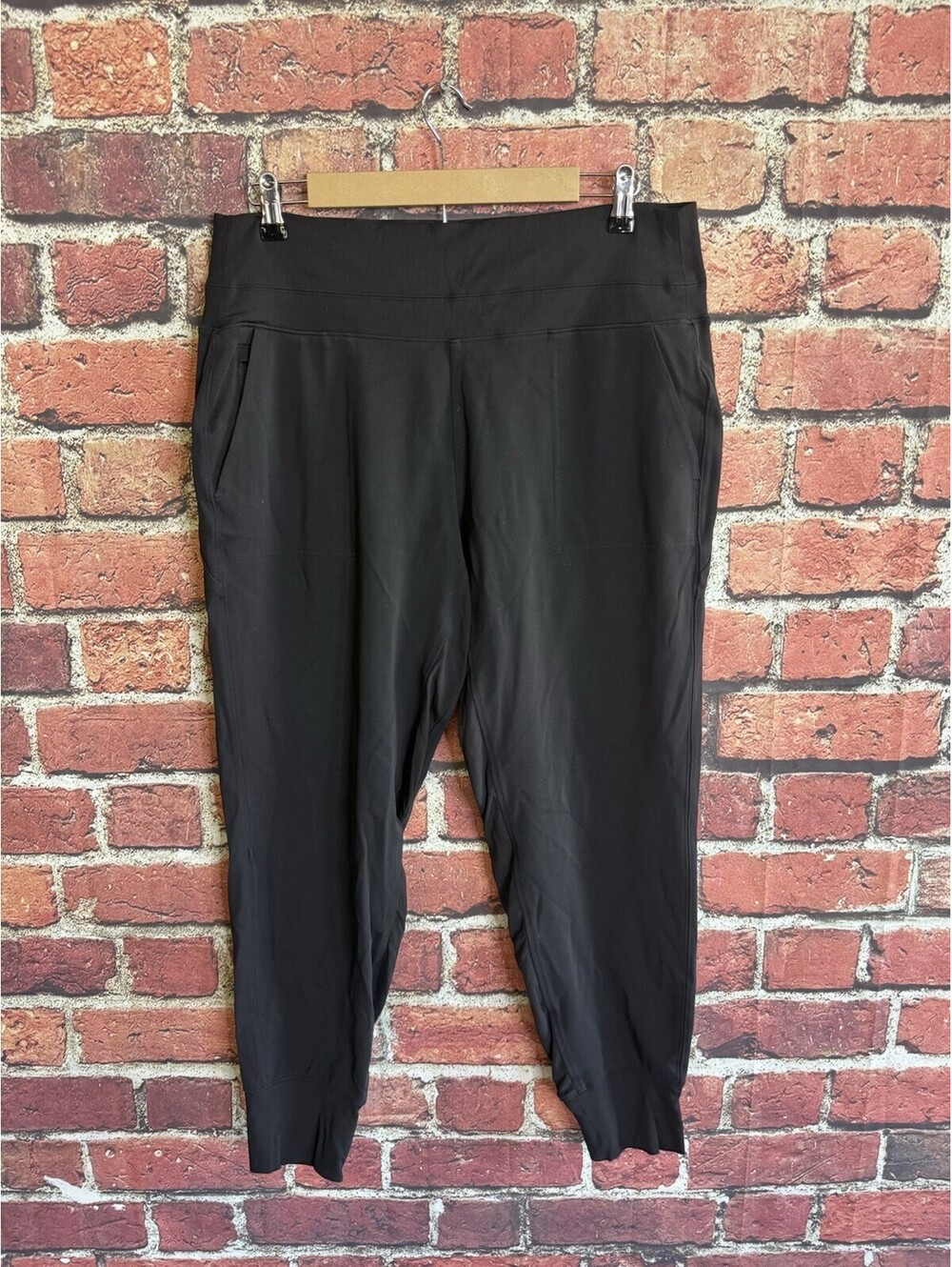Athleta Salutation Stash Jogger Pants Black XL High Rise Powervita Yoga